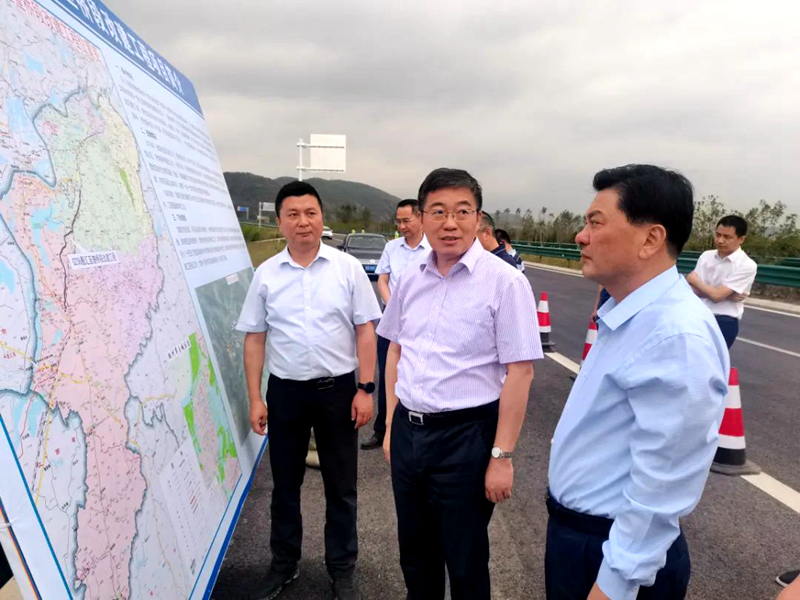 池州市委副書(shū)記、市長(zhǎng)朱浩東到G318池殷改建01標(biāo)督導(dǎo)檢查